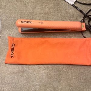 Sephora Amika hair straightener